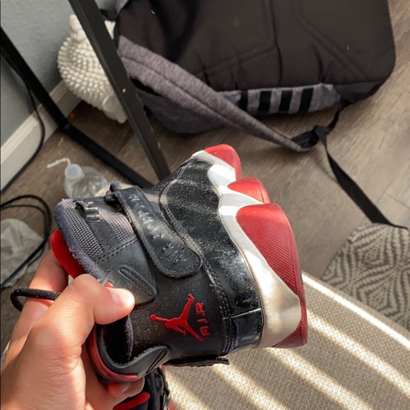 Iam selling some jordans - Picture 4 of 4